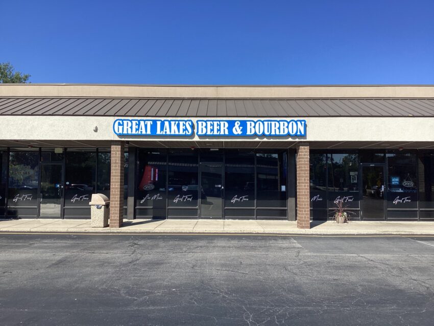 Great Lakes Beer and Bourbon has closed its doors in Palos Park. (Photo by Steve Neuhaus)