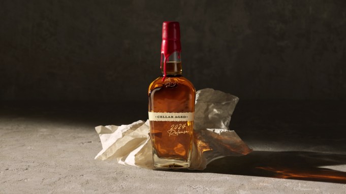 Maker's Mark Mengembalikan Bourbon Tua di Gudangnya