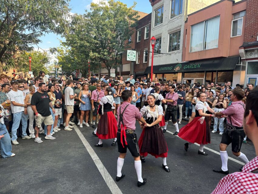 South Street Oktoberfest merayakan bir dan budaya Jerman